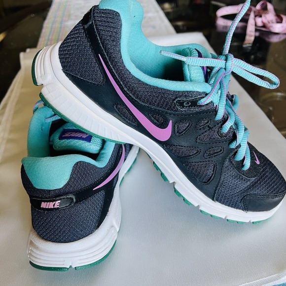 Nike Shoes - Nike Revolution 2 Women's US 6